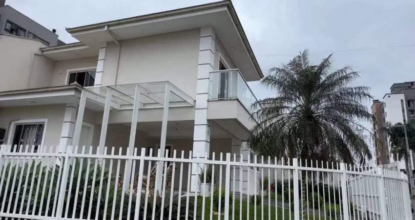 Casa geminada no costa e silva com 3 quartos para venda, 155 m²