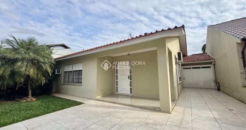 Casa com 4 quartos à venda na Rua dos Girassóis, 215, Igara, Canoas