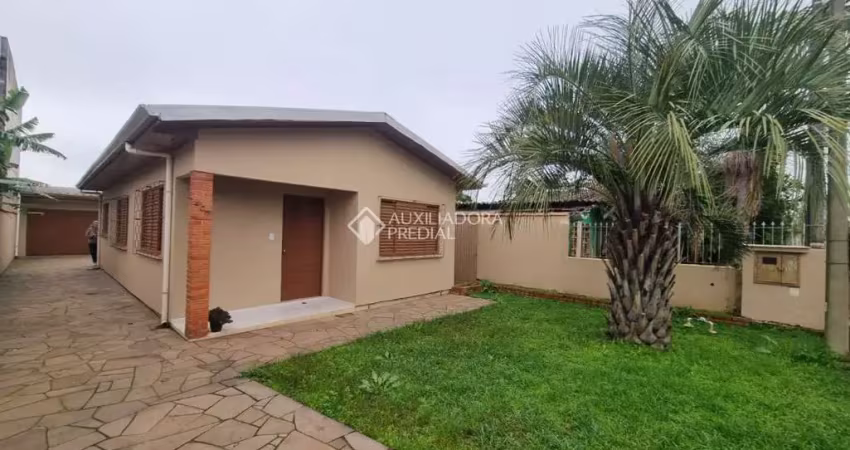 Casa com 3 quartos à venda na Rua Felipe Camarão, 407, Rio Branco, Canoas