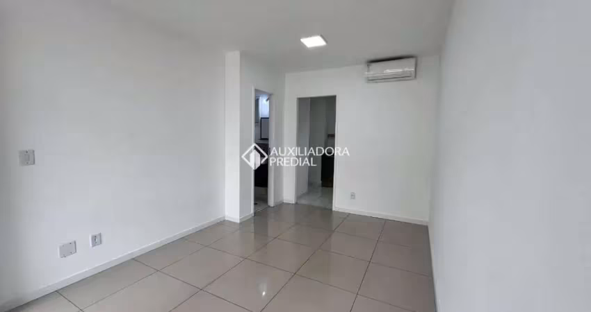 Casa em condomínio fechado com 2 quartos para alugar na Rua dos Guaramirins, 303, Igara, Canoas