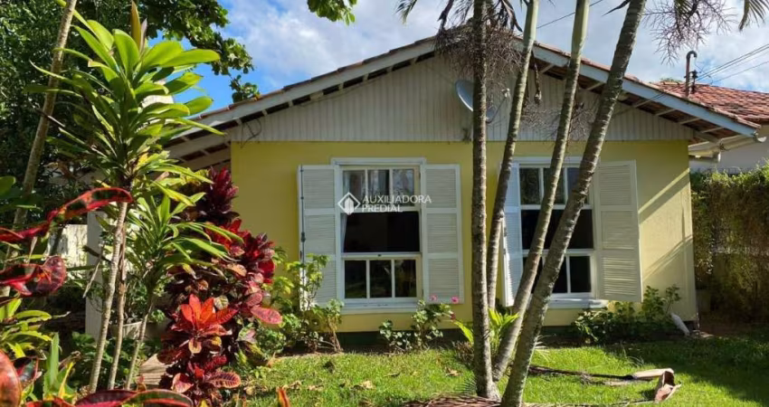Casa com 3 quartos à venda na Servidão Ilha das Flores, 89, Campeche, Florianópolis