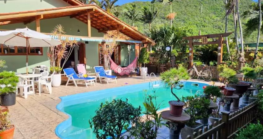 Casa com 3 quartos à venda na Rua Arnoldo da Costa Sabino, 150, Armação do Pântano do Sul, Florianópolis