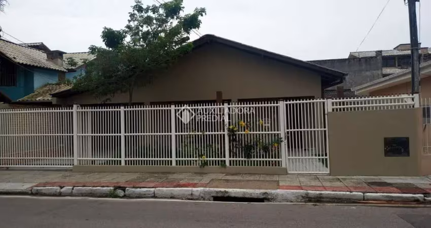 Casa com 4 quartos à venda na Rua Acary Margarida, 124, Canasvieiras, Florianópolis