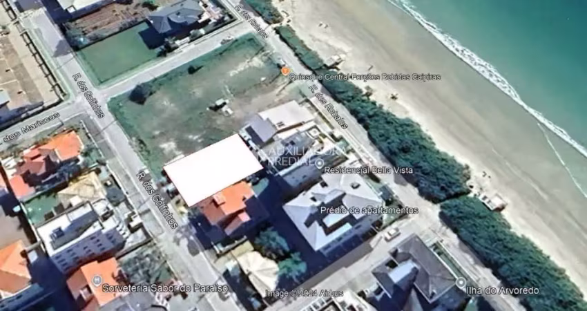 Terreno à venda na Rua Dos Golfinhos, 53, Praia de Palmas, Governador Celso Ramos