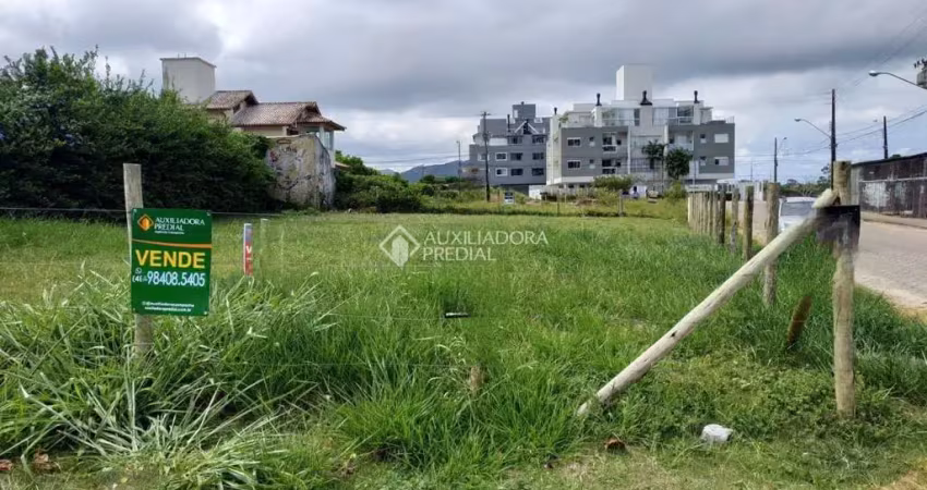 Terreno à venda na Rua Peroba do Campo, 1, Campeche, Florianópolis