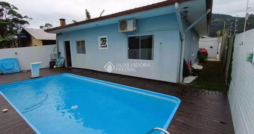 Casa com 3 quartos à venda na Rua Alfredo João Fermiano, 123, Fundos, Biguaçu