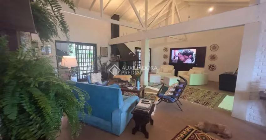 Casa em condomínio fechado com 4 quartos à venda na Rua Altamiro Barcelos Dutra, 320, Barra da Lagoa, Florianópolis