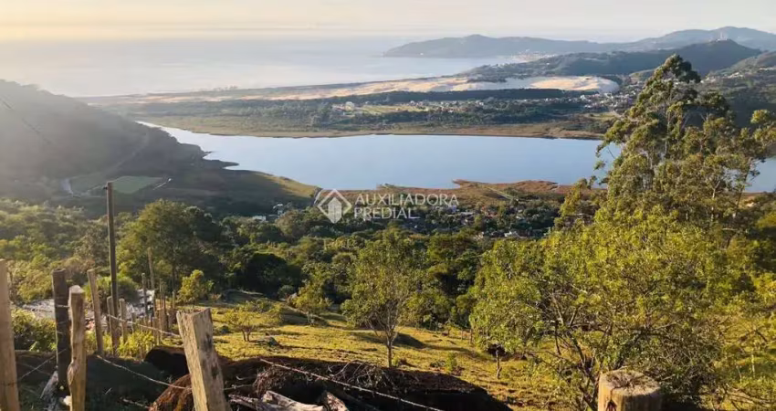 Terreno à venda na Adílio Inácio Abreu, 77, Macacu, Garopaba