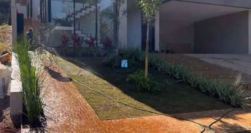 Casa alto padrão à venda no condomínio arara vermelha