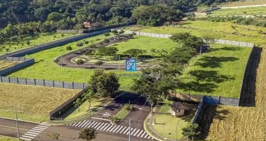 Terreno a venda em Condomínio Terras de Santa Martha