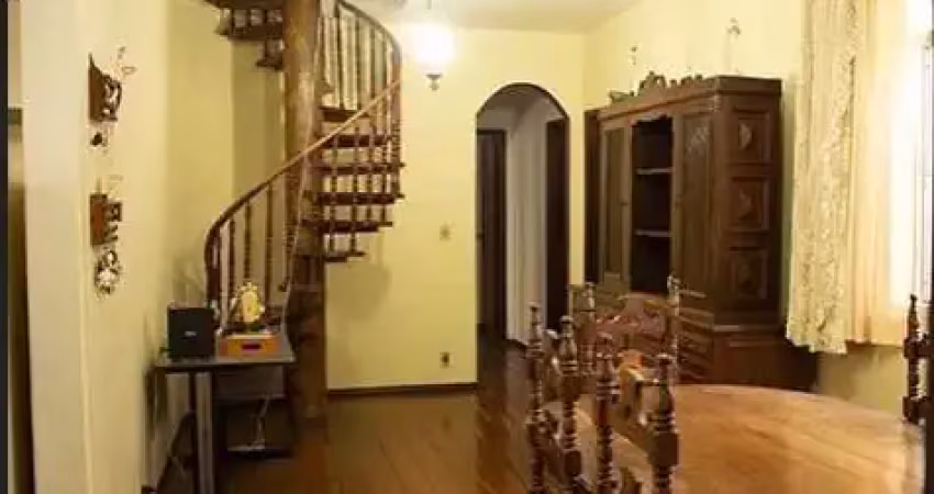 Casa com 4 quartos à venda em Belo Horizonte
