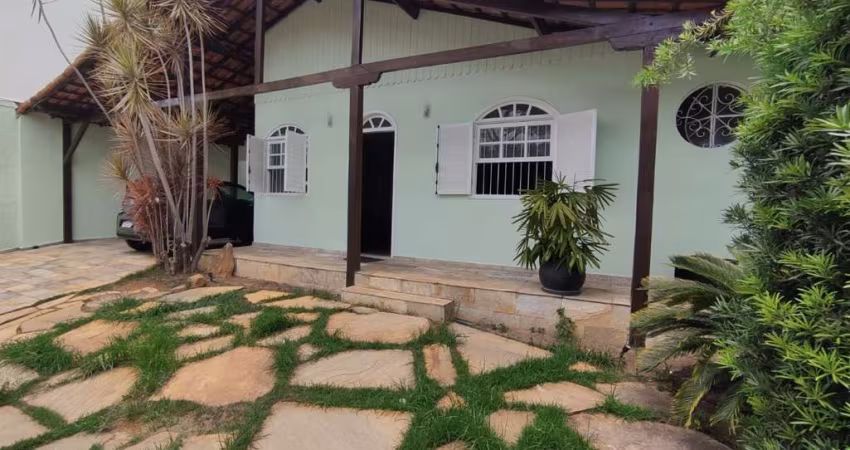 Casa com 5 quartos para alugar em Belo Horizonte