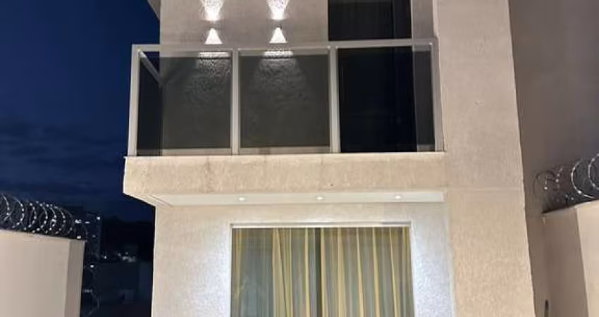 Casa Geminada com 3 quartos à venda em Contagem