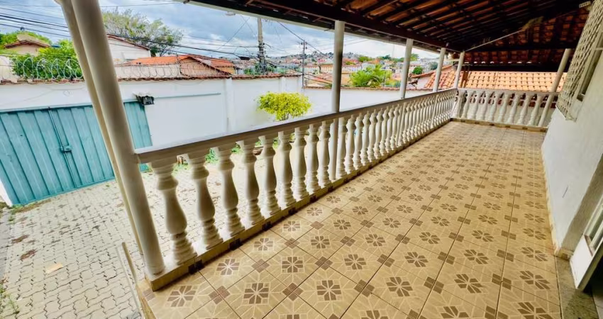 Casa com 3 quartos à venda em Belo Horizonte