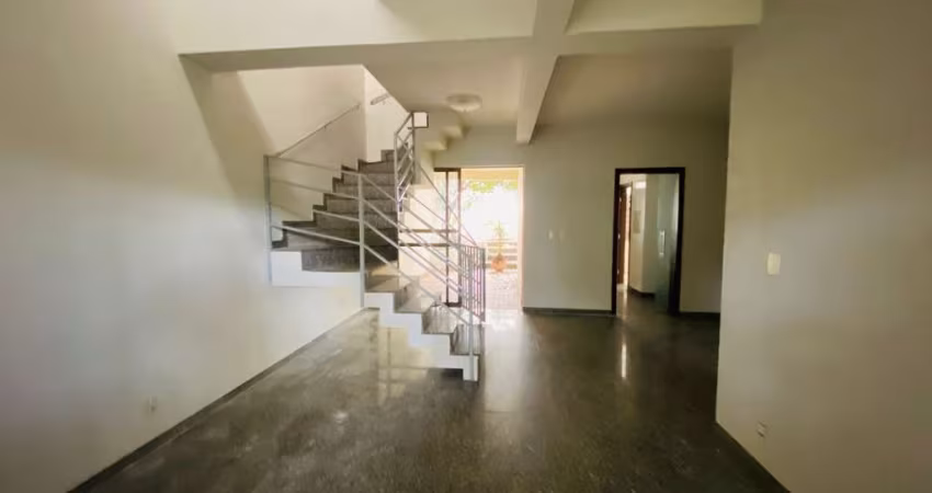 Casa Geminada com 4 quartos à venda em Belo Horizonte