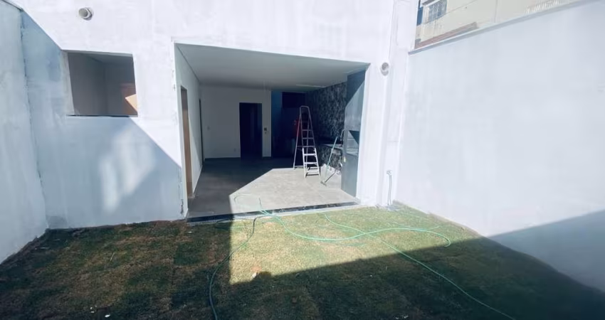 Casa Geminada com 3 quartos à venda em Belo Horizonte