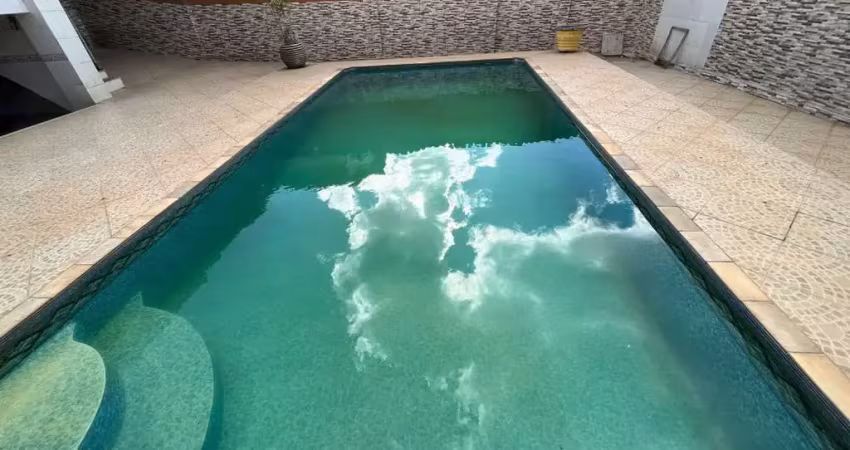 Casa com 4 quartos para alugar no Fonte Grande, Contagem 