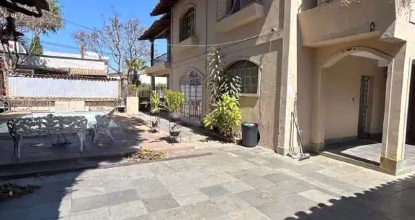 Casa com 4 quartos para alugar em Ouro Preto, Belo Horizonte 