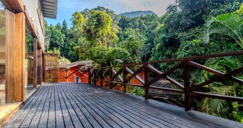 Casa com 5 quartos para vender em Sao Conrado na Estrada das Canoas