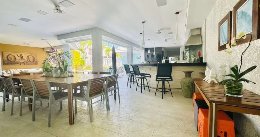 Casa Duplex com 900m² e 4 Suítes à venda no Santa Mônica jardins