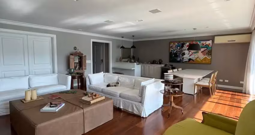 Apartamento com Excelente Metragem e com Vista à venda na Lagoa