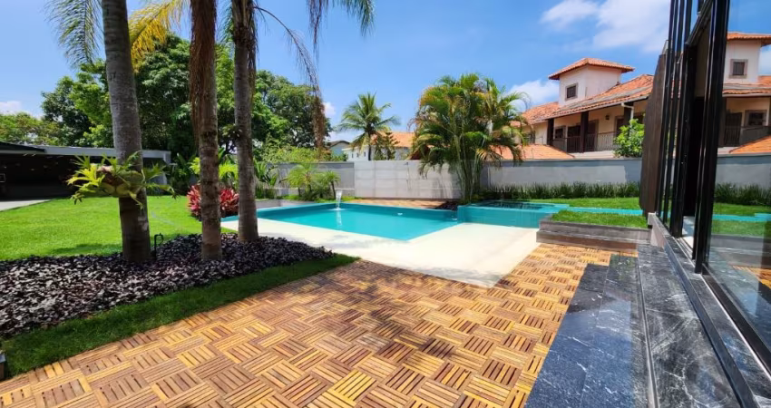 Casa Duplex de1250m² com 5 Suítes e 4 Vagas à venda no Condomínio Mansões.