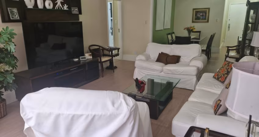 Apartamento à venda localizado na Rua Barata Ribeiro, 3 Quartos; 1 Vaga. Copacabana, Metro Arcoverde.