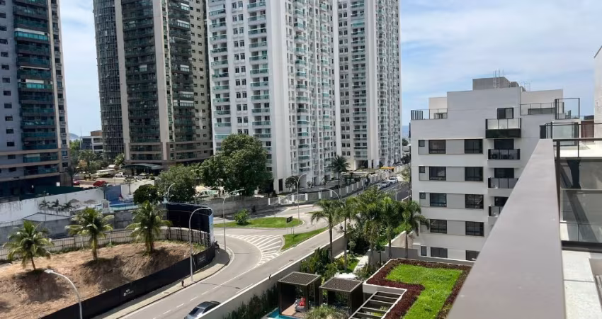 Coberturas à venda localizado na Avenida Lucio Costa, 3 Quartos; 1 suite; 3 Vagas. Condomínio Wave by Yoo, Barra da Tijuca.