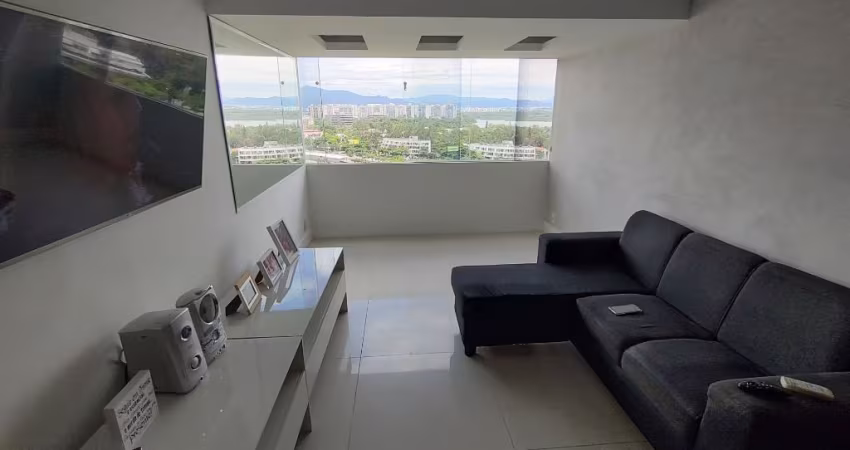 Apartamentos para vender na Barra da Tijuca, 2 quartos; 1 suite; 1 vaga; Condominio Rviera Dei Fiori, localizado na Avenida Prefeito Dulcídio Cardoso