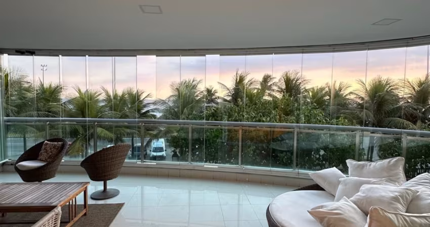 Apartamento Reformado com 4 Suítes à venda no Les Residence de Mônaco.