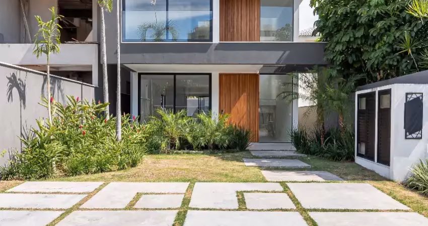 Casa contemporânea triplex com 4 suítes à venda no rio mar barra da tijuca