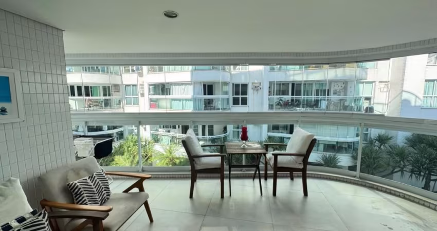 Apartamento mobiliado 2 quartos a venda na Avenida Lucio Costa Barra da Tijuca