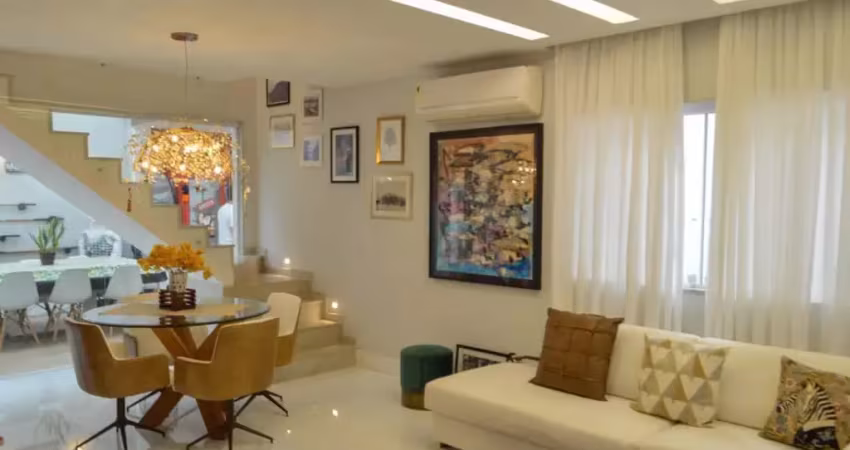 Casa contemporânea com 3 suítes e ampla metragem à venda na freguesia
