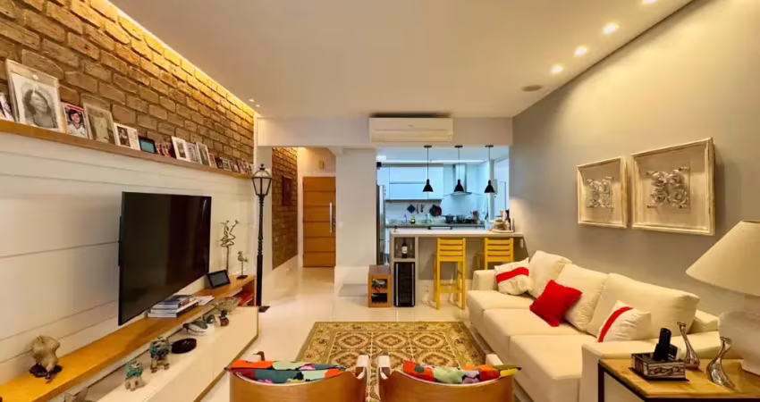 Apartamento reformado com 3 quartos em copacabana fácil acesso a praia