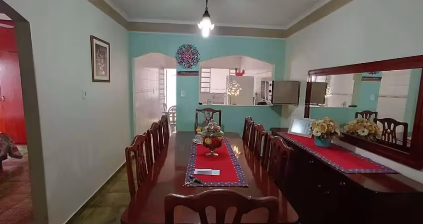 Casa de 3 quartos sendo 1 suíte  1 vaga + 1  salão   no ipiranga.