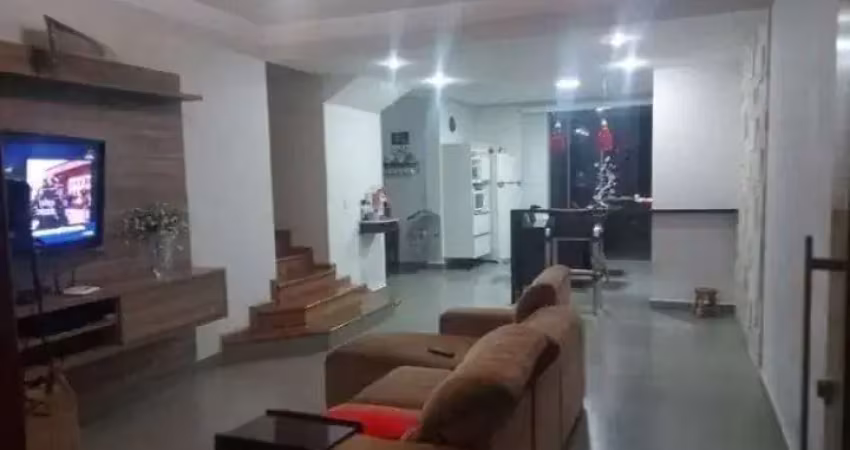 Casa sobrado de 3 quartos e 3 vagas no monte alegre.