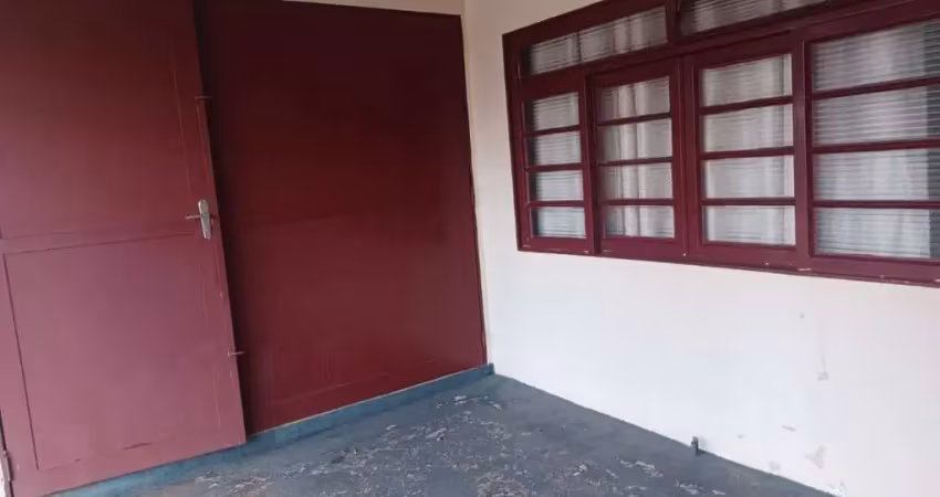 Casa + salão + edícula de esquina no bairro castelo branco