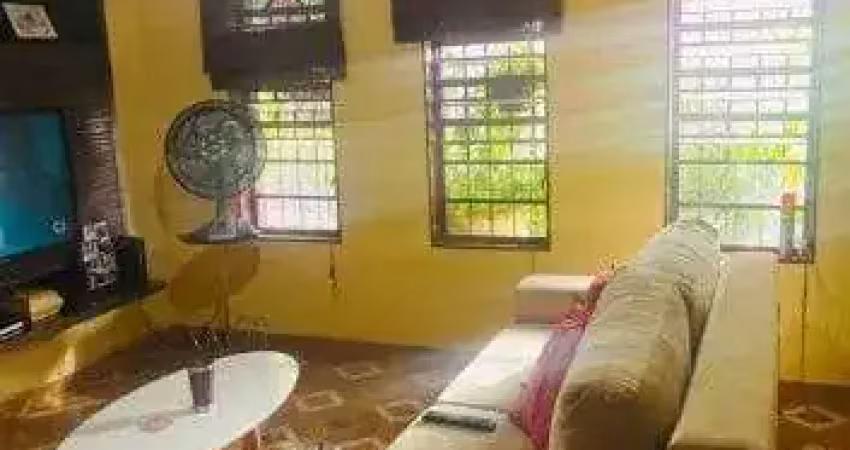 Casa de 3 quartos sendo 1 suite e 4 vagas de garagem no sumarezinho