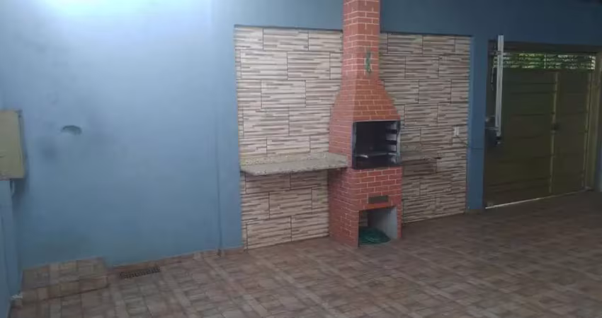 Casa de 2 quartos 3 vagas de garagem no bairro paulo gomes romeo.