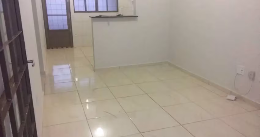 Casa de 2 quartos e 2 vagas no bairro parque das oliveiras