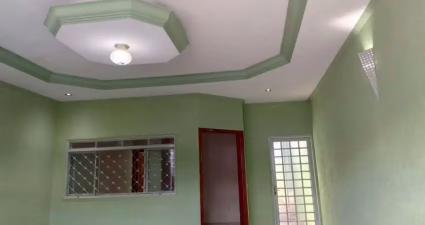 Casa com 3 quartos sendo 1 suite 2 vagas no planalto verde.