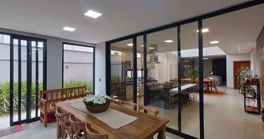 Casa sobrado de 3 suites piscina e varanda gourmet no alto do castelo.