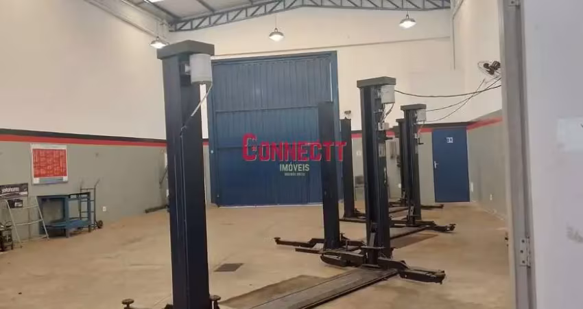 Galpão de 200m² de área construída no bairro ipiranga.