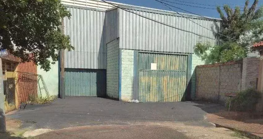 Galpão de 527m² de terreno  sendo 396m² de área construída no bairro  jardim castelo branco.