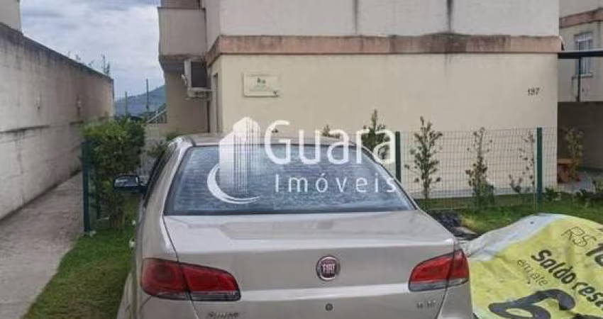 Apartamento em corticeira / Guaramirim