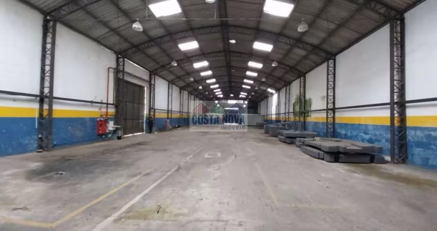 Vende-se galpão com  2.100 m² em Paquetá - Santos