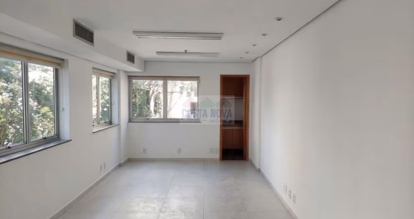 Sala comercial para venda ou locação, com 2 banheiros, copa de apoio, elevadores e recepção