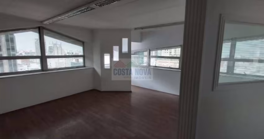 Conjuntos comerciais de 118m² à venda, vaga de garagem, elevadores, na Avenida Paulista