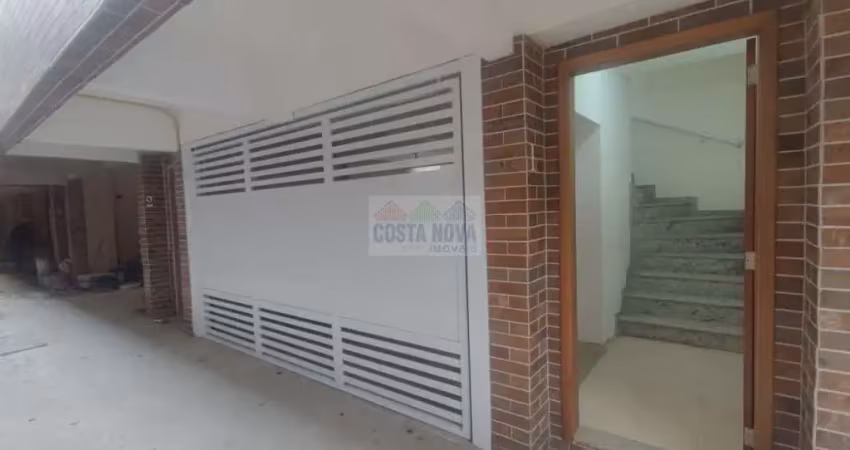 Casa assobradada, 75m², 2 suites, vaga de garagem privativa, próximo ao mercado atacadista assaí, no