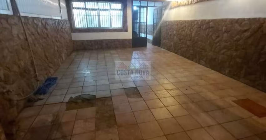 Vende se casa geminada de 03 quartos, de 150m² a uma quadra da praia, Aviação Praia Grande